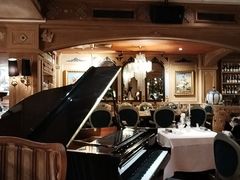 -火车头法国西餐厅