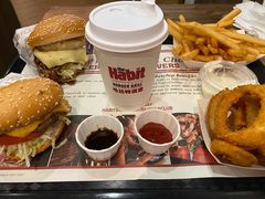 -The Habit Burger Grill 哈比特汉堡(世博店)