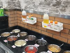 自助调料区-濠轩阁特色生蚝火锅(水湾路店)