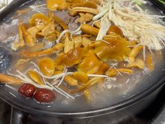 -九寨特色牦牛肉汤锅 羊肉汤锅