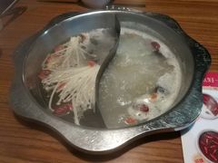 菌菇三鲜鸳鸯锅-傣妹火锅(南京东路一店)