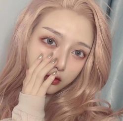 -变画·发型STUDIO