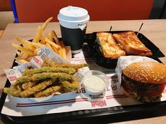 -The Habit Burger Grill 哈比特汉堡(复兴soho店)