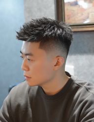 -变画·发型STUDIO