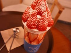 草莓杯-Cafe de Paris(林荫路店)