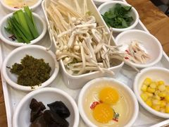 -花馬肆.云南过桥米线(汉神购物广场现场熬汤店)