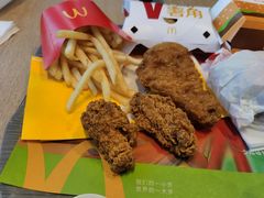 -麦当劳(展览路店)