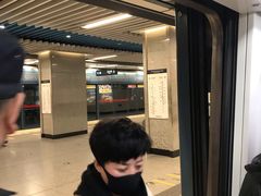 -体育场(地铁站)