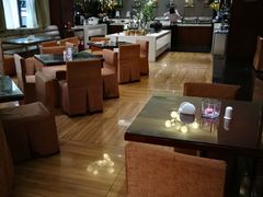 -武汉光谷广场杨家湾地铁站怡程酒店
