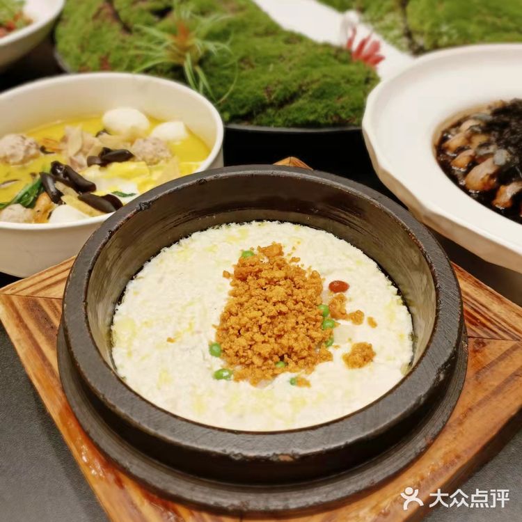 来“香芙茗楼”品尝地道的杭帮菜!