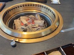 -铭牛烧肉·和牛海鲜自助(高新月牙湖店)