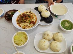 -李与白包子铺(桐梓林店)