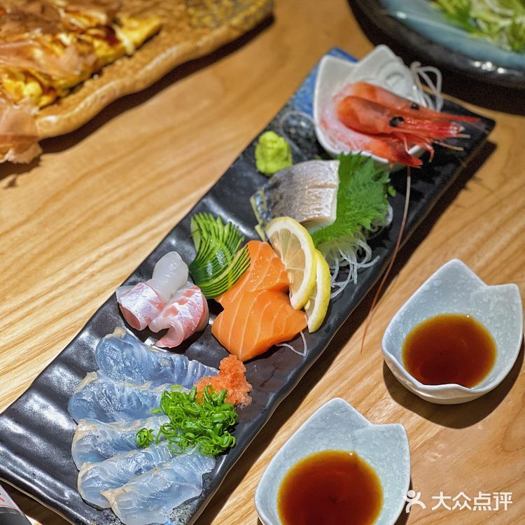 闹市中的静区日料店,上下两层打造专属用餐空间‼️