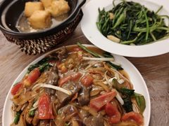 湿炒牛河-李记潮汕砂锅粥(营福路店)