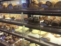 面包甜点陈列柜-山崎面包(苏州中心店)