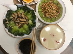 -爱的果实月嫂育婴师(世纪东方店)