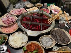-洞亭火锅(防空洞总店)