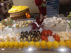 -广州万富希尔顿酒店·感趣自助餐厅·金秋蟹宴生蚝海鲜刺身