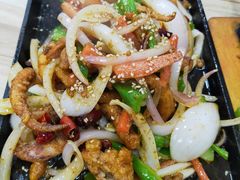 铁板鱿鱼-洪姐川菜东北菜铁锅炖(天生丽街店)