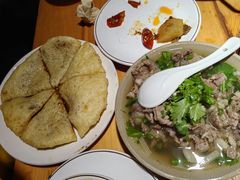 -大众跷脚牛肉馆·非遗传承单位(峨眉山店)