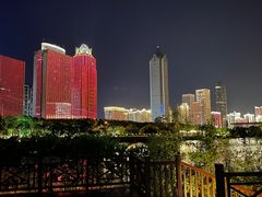 -万绿园