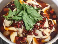 -晓彭肥肠鸡·泡椒鸡火锅(水木天地店)