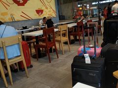 大堂-百事佳烧鸭牛腩(上海虹桥站店)