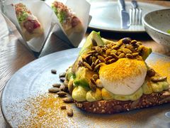 牛油果吐司配水波蛋-BOR Eatery(安福路店)