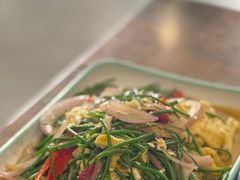 沙葱炒蛋-老钟家烤羊排·敦伊阁清真餐厅胡羊焖饼