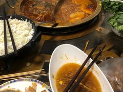 -小天鹅火锅·一线江景洪鼎旗舰店(洪崖洞店)