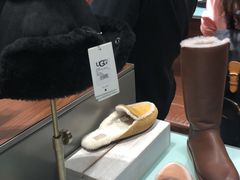 -UGG(燕莎奥特莱斯购物中心店)