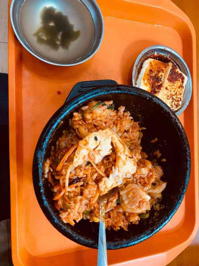 上海海洋大学第一餐厅-"去晚了,快1点,午饭打菜的,看上去都扔掉.