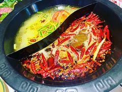 鸳鸯锅-巴卤社老火锅(财富店)