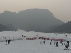 -济南卧虎山滑雪场