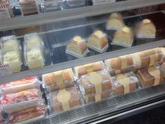 -红宝石·鲜奶小方·海派西点房(控江店)