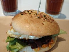 经典秘汁炭烤风味牛堡-必胜客(吾悦广场店)