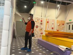 -新百广场(地铁站)