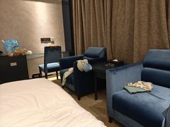 -天豪花香村酒店(贵阳花果园文创园店)
