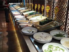 自助取餐区-火焰山自助烧烤涮石板烤肉(新华大街店)