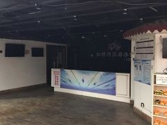 -虹桥河滨花园会所游泳馆