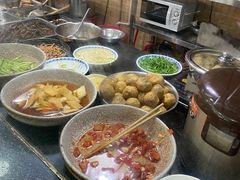 自助取餐区-西环肥仔螺蛳粉(总店)