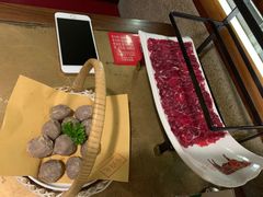 -左庭右院鲜牛肉火锅(金山万达店)