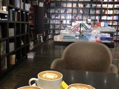 -钟书阁(松江泰晤士小镇店)