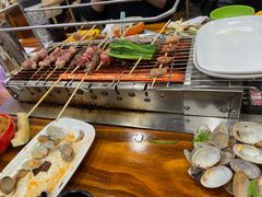 -哈尔滨小酒馆·鲜肉现穿自助烧烤(康新花园店)