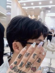 -十六番发型师事务所