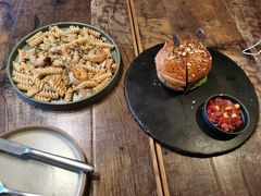 -HIGH FIVE哈福手工汉堡(桂林路店)