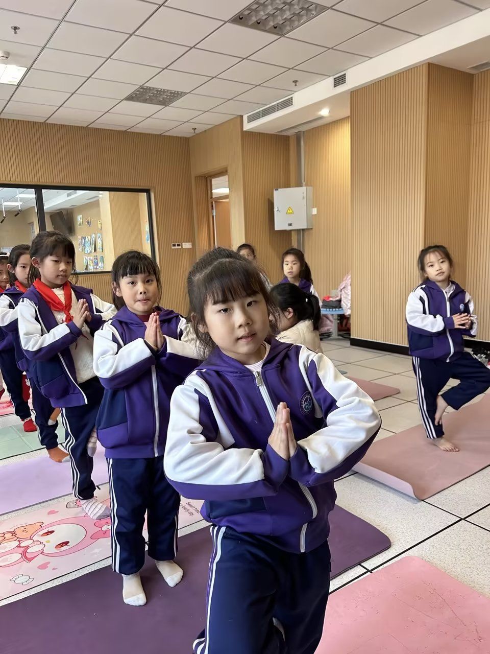 儿童瑜伽进校园