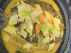 不辣鸡汁杏鲍鱼菇豆腐花烤鱼-萌渔·金牌蒜香烤鱼(临安万华广场店)