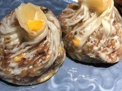 蛋黄芝士纸皮烧麦-鑫震源·苏式大虾生煎(山塘街店)