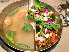 -伴山牛贵州黄牛肉火锅·苗疆非遗艺术餐厅(上海首店)